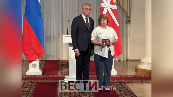 Губернатор Дмитрий Миляев принял участие в церемонии передачи и вручения наград Губернатор Дмитрий Миляев принял участие в церемонии передачи и вручения наград