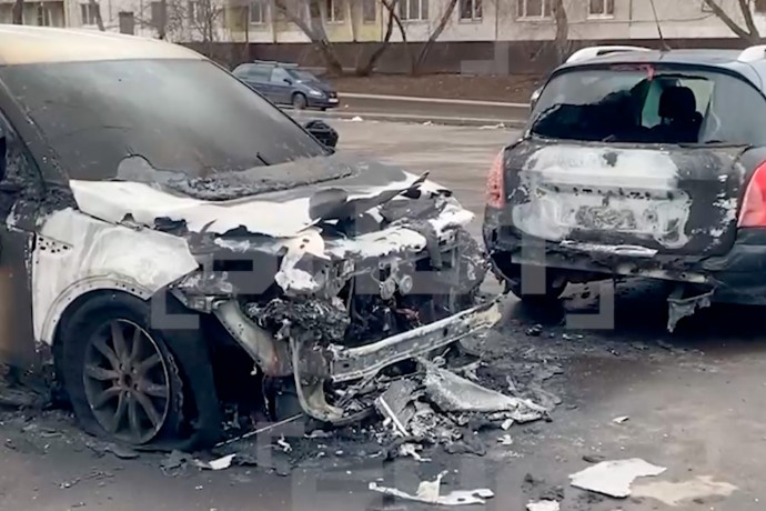 Москвичи поддержали отомстившего бывшей поджигателя. Мужчины уверены, что у него были серьезные причины