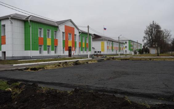 Новая детская площадка за 5 миллионов рублей появится у школы в Понырях Курской области