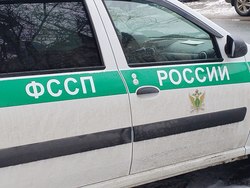 С УК взыскали ущерб за повреждение машины упавшим с крыши льдом