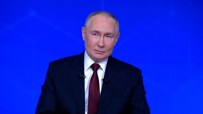Путин назвал террористической атаку на российский газовоз в Средиземном море