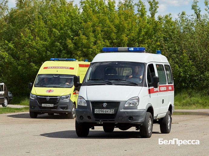Раненых водителя и пассажира микроавтобуса доставили в Волоконовскую ЦРБ