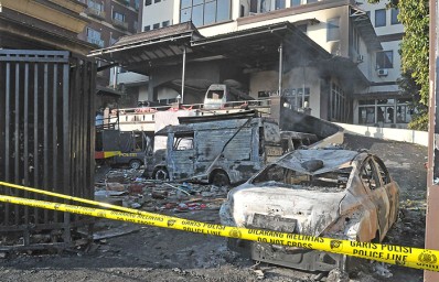 Не менее трех человек погибли в Индонезии в ходе беспорядков
