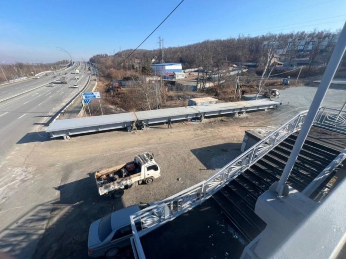 Пробка неизбежна: автомобилистам Владивостока рассказали, как объехать стройку перехода