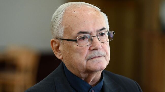 Люди собираются на прощание с актером Всеволодом Шиловским