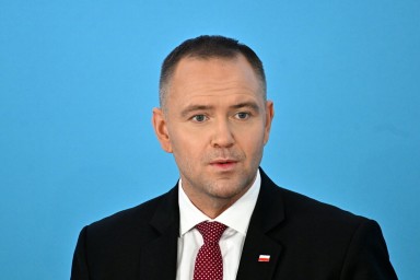 Президента Польши удивила информация о передаче Киеву истребителей