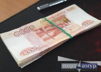 Амурчанка вытаскала более 300 тысяч рублей из кассы почтового отделения