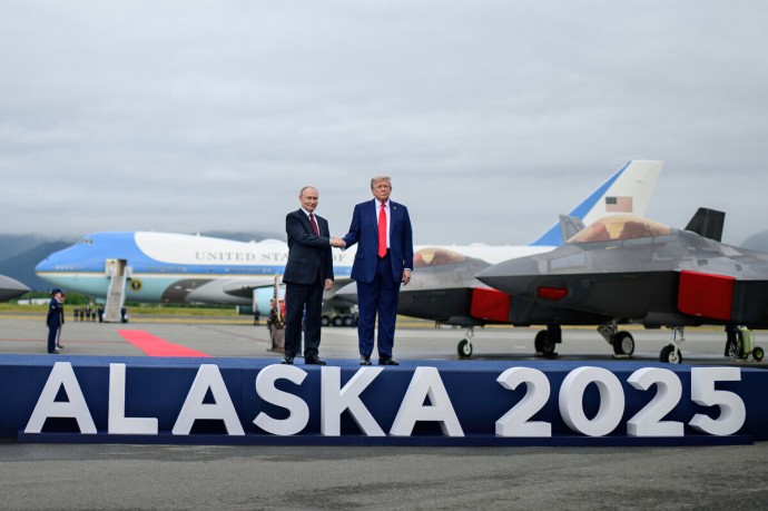 Чтец по губам раскрыл, что Трамп сказал Путину при встрече