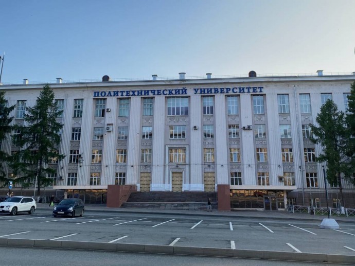Ректор политехнического университета в Перми зарабатывает почти миллион рублей в месяц