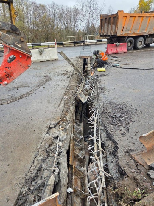 В Старой Руссе продолжается ремонт виадука В Старой Руссе продолжается ремонт виадука