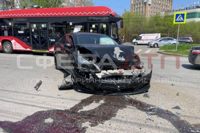 “ГАЗель“ отлетела в Lexus: жесткое ДТП с пострадавшими произошло во Владивостоке