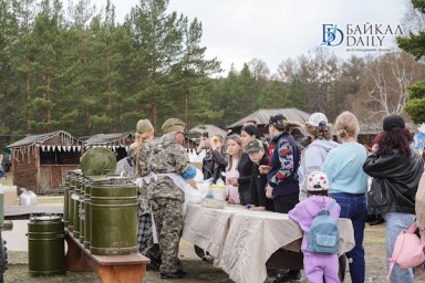 Улан-удэнцы вдоволь наелись солдатских щей