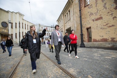 Более 1,4 тыс. экскурсий для 34 тыс. гостей провели гиды в кинопарке «Москино»