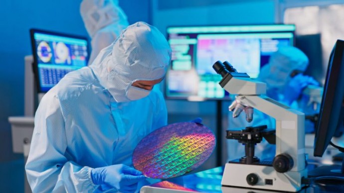 Intel и AMD рискуют столкнуться с излишками процессоров