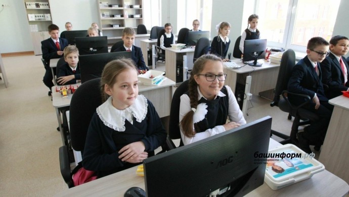 Для учащихся 5-7 классов могут сократить изучение английского языка