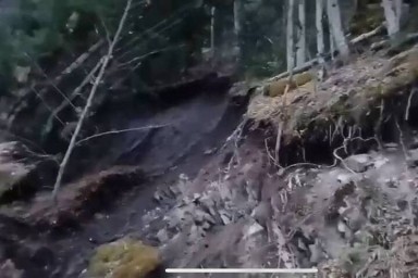 В Карачаево-Черкесии эвакуировали 21 туриста после схода сели у пещеры Южная