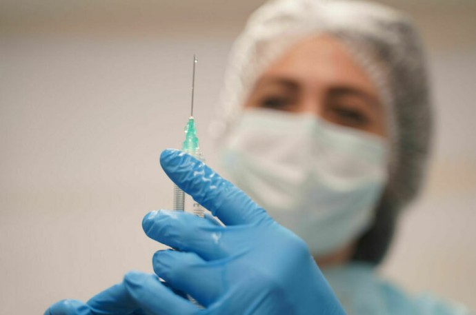 Пациенты могут начать получать российскую вакцину от рака уже в конце сентября