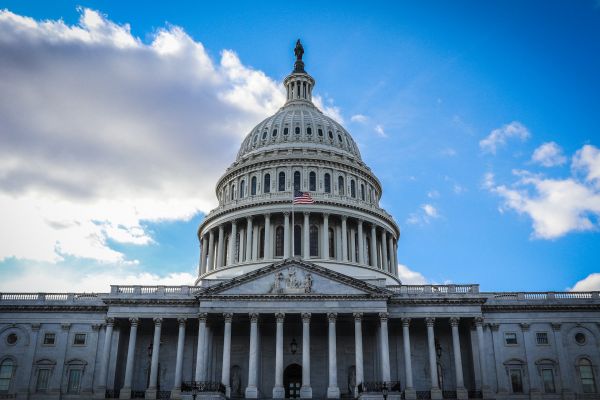 Из-за пошлин Трампа республиканцы могут проиграть выборы в Конгресс — сенатор Круз