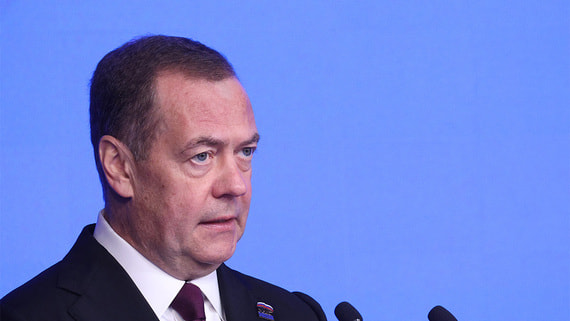 Медведев пригрозил симметричным ответом в случае передачи ядерного оружия Киеву