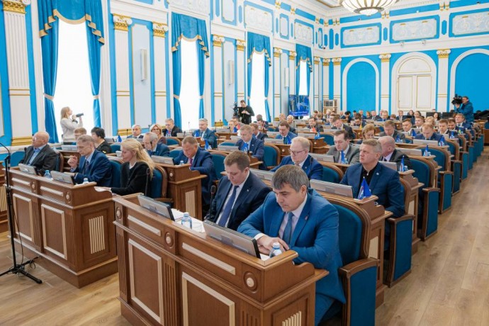 ​В Гордуме приняли решение увеличить расходы на строительство школ и благоустройство