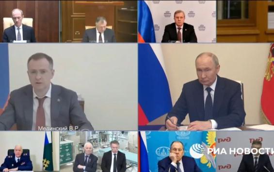 Мединский доложил Путину о ходе переговоров с Украиной: передана позиция РФ по окончательному миру