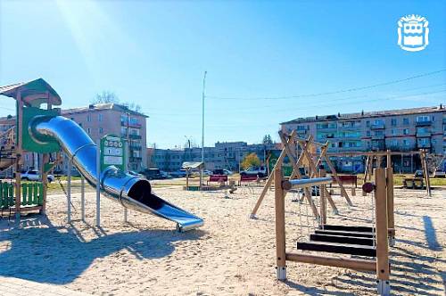 Благоустройство новой детской площадки завершено в Екатеринославке Благоустройство новой детской площадки завершено в Екатеринославке