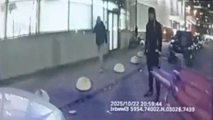 Ссора на парковке со стрельбой: росгвардейцы задержали мужчину, стрелявшего в ЧОПовца на Большевиков Ссора на парковке со стрельбой: росгвардейцы задержали мужчину, стрелявшего в ЧОПовца на Большевиков