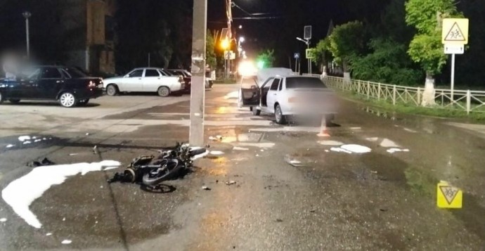 Мопед в огне: в Ахтубинске подросток пострадал в жестком ДТП