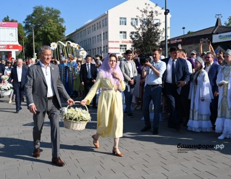Супруги Хабировы посетили торжества ко Дню семьи, любви и верности в Бирске