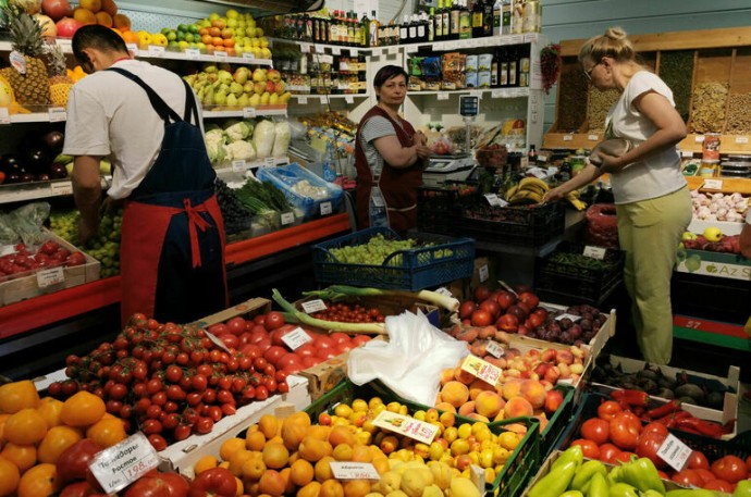 В Минсельхозе призвали поддержать сельские продуктовые магазины В Минсельхозе призвали поддержать сельские продуктовые магазины