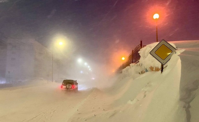 На севере Сахалина бушует метель, дороги закрывают для движения