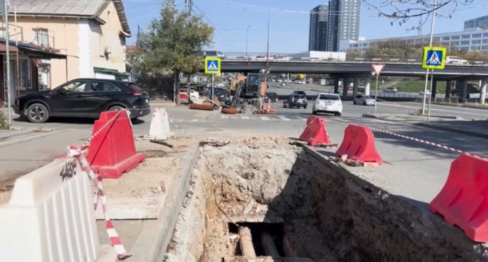 Городские службы устраняют новые порывы на теплосетях Владивостока Городские службы устраняют новые порывы на теплосетях Владивостока