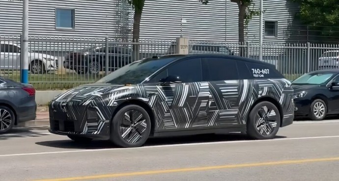 Второй электрический кроссовер Li Auto (Lixiang) замечен на тестах