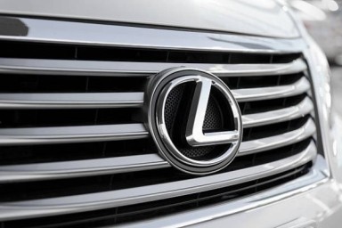 Из-под носа госохраны: У жены премьера Польши Туска угнали Lexus из дома