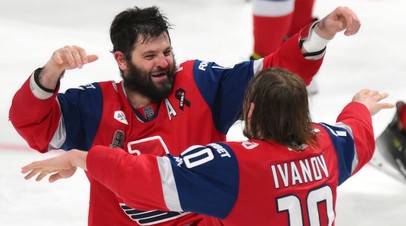 «Поражение равнозначно смерти»: Иванов — об игре с Радуловым, смене тренера в «Локо», походе на балет и помощи животным «Поражение равнозначно смерти»: Иванов — об игре с Радуловым, смене тренера в «Локо», походе на балет и помощи животным