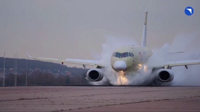 Двигатели ПД-8 в составе самолёта SJ-100 прошли испытания на защиту от воды Двигатели ПД-8 в составе самолёта SJ-100 прошли испытания на защиту от воды