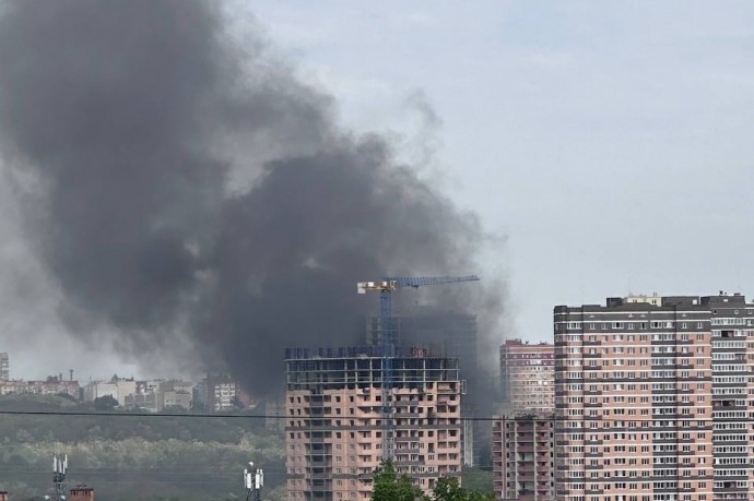 В Ростове полыхает крупный пожар на Штахановского