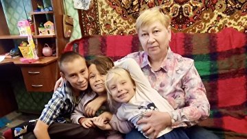 Львова-Белова помогла троим детям вернуться из Филиппин в Россию