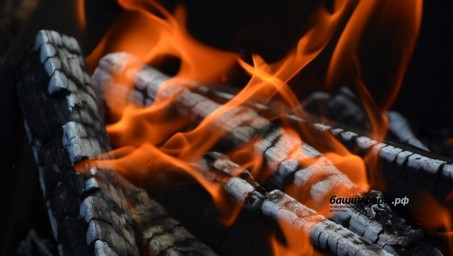 Пенсионер в Башкирии развел костер и получил ожоги