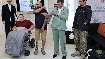 Фонд "Защитники Отечества" начал выдавать ветеранам адаптивную одежду