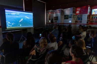 FESCO открыла серию бесплатных кинопоказов во Владивостоке фильмами об Антарктиде