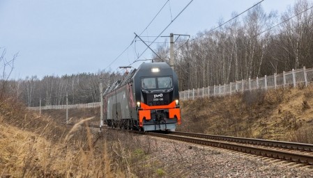 В России начались испытания нового грузового электровоза 2ЭС11 «Орлец»
