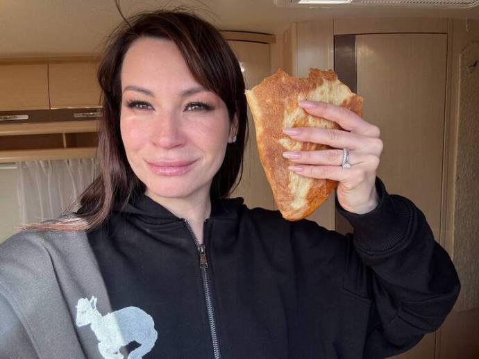 Ида Галич оценила «прелести» прогулок по Астрахани с коляской Ида Галич оценила «прелести» прогулок по Астрахани с коляской