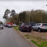 За парковку на газоне у спорткомплекса в Ярославле автомобилистам придется заплатить