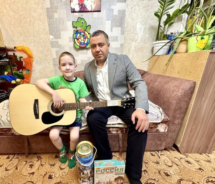 Глава Башкирии исполнил новогоднюю мечту пятилетнего мальчика Глава Башкирии исполнил новогоднюю мечту пятилетнего мальчика