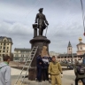 Времена. В России вошли в оборот медные деньги, в Саратове установили памятник Петру Первому