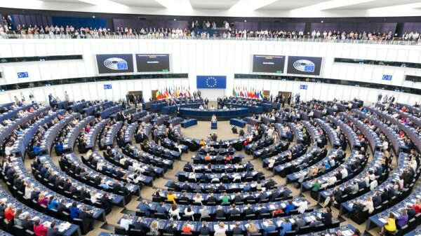 ЕС бессрочно заморозит российские активы ЕС бессрочно заморозит российские активы