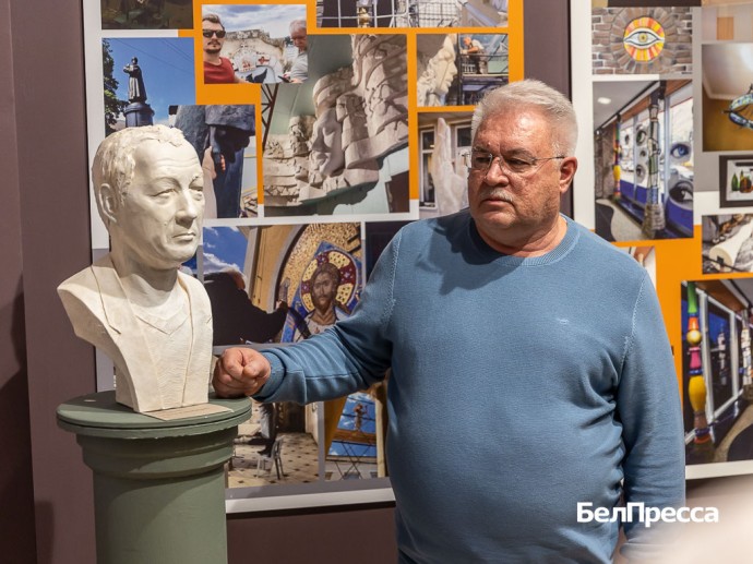 Мастер и город. В Белгородском художественном музее открылась выставка Максима Баранова