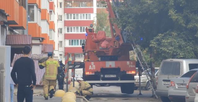 В Уфе при пожаре в доме на Гафури спасли 13 человек В Уфе при пожаре в доме на Гафури спасли 13 человек