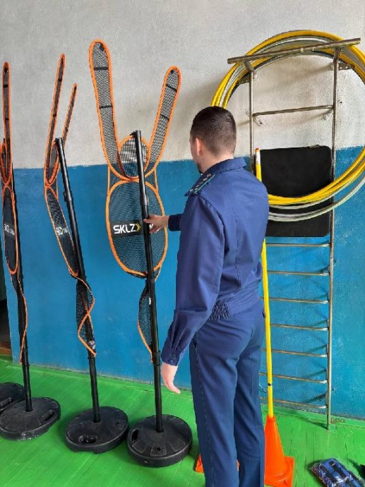 В сунской спортшколе спортивный инвентарь появился только после вмешательства прокуратуры